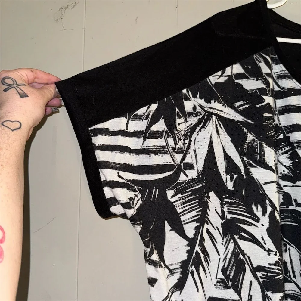 Catherines Women's Plus 2X Black & White Striped Floral Blouse Casual - Picture 3 of 5